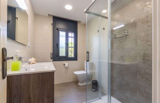 Casa de 5 quartos em El Vendrell com piscina privada e jardim - Foto 18