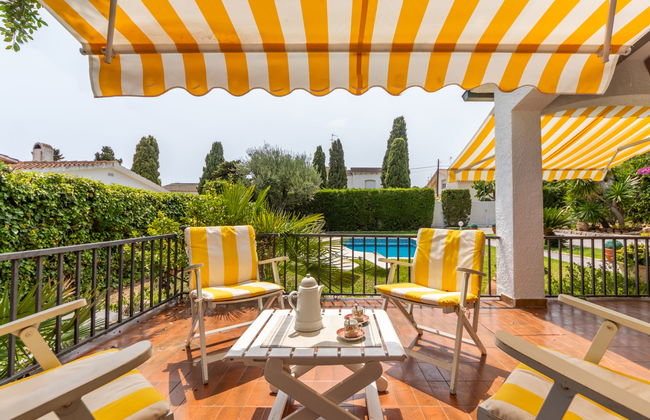 Casa de 5 quartos em El Vendrell com piscina privada e jardim - Foto 44