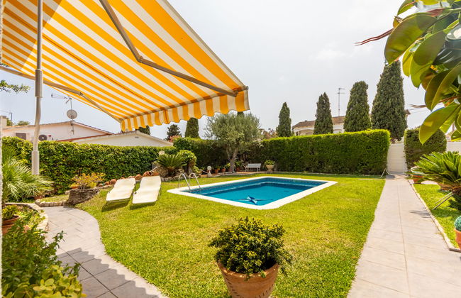 Casa de 5 quartos em El Vendrell com piscina privada e jardim - Foto 39
