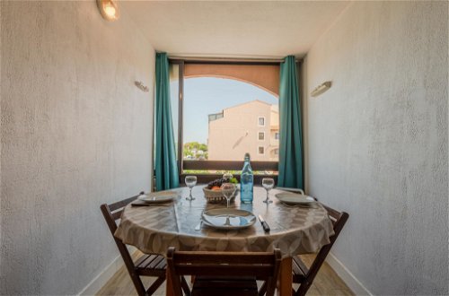 Foto 8 - Appartamento con 1 camera da letto a Le Barcarès con vista mare