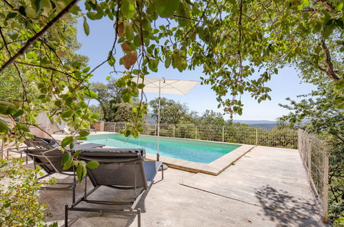 Foto 17 - Casa de 3 quartos em La Garde-Freinet com piscina privada e terraço