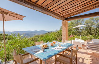 Foto 3 - Casa de 3 habitaciones en La Garde-Freinet con piscina privada y terraza