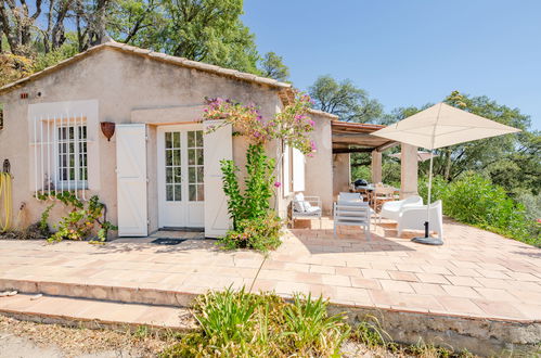 Foto 1 - Casa con 3 camere da letto a La Garde-Freinet con piscina privata e giardino