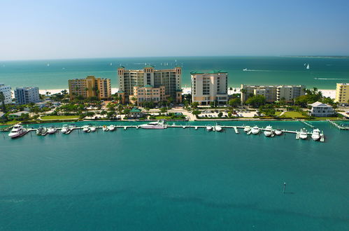 Photo 8 - Apartment in Fort Myers Beach with swimming pool and sea view