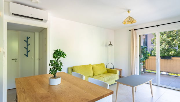 2 bedroom Apartment in Bormes-les-Mimosas with swimming pool and garden - Photo 3