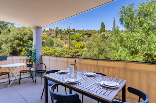 Foto 1 - Appartamento con 1 camera da letto a Bormes-les-Mimosas con piscina e vista mare