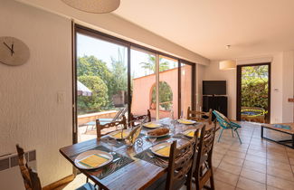 Photo 2 - 4 bedroom House in Hyères with garden and terrace