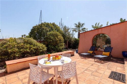 Photo 27 - 4 bedroom House in Hyères with garden and sea view