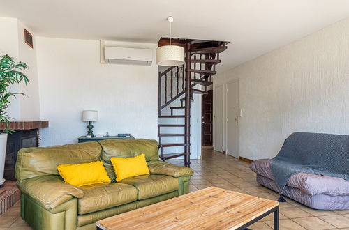 Photo 8 - 4 bedroom House in Hyères with garden and terrace