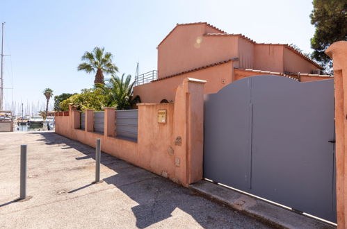 Foto 30 - Casa con 4 camere da letto a Hyères con giardino e vista mare