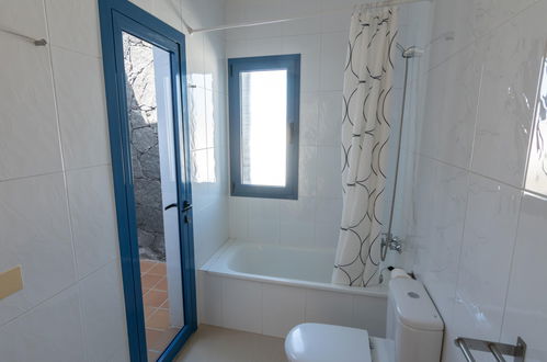 Foto 11 - Casa con 2 camere da letto a Yaiza con piscina privata e vista mare