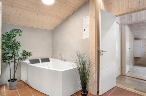 Photo 12 - Maison de 4 chambres à Oksbøl avec terrasse et sauna