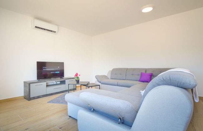Apartamento de 4 quartos em Pakoštane com piscina e jardim - Foto 7