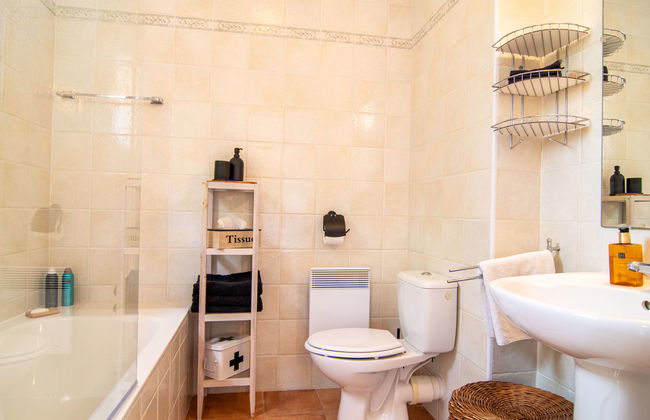 Casa de 4 quartos em Nans-les-Pins com piscina e jardim - Foto 15