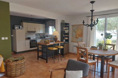 Foto 9 - Haus mit 3 Schlafzimmern in Nans-les-Pins mit schwimmbad und garten