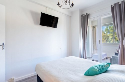 Foto 11 - Apartment mit 2 Schlafzimmern in Bormes-les-Mimosas mit blick aufs meer