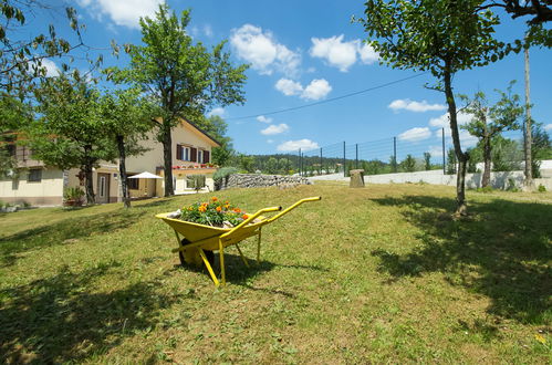 Photo 15 - Appartement de 2 chambres à Klana avec piscine privée et jardin