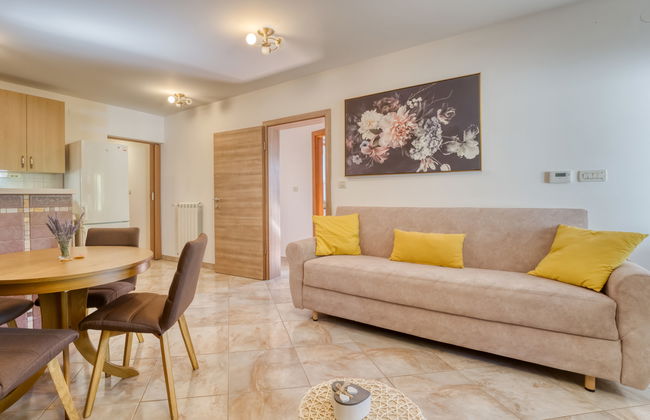 Apartamento de 4 quartos em Klana com piscina privada e jardim - Foto 3