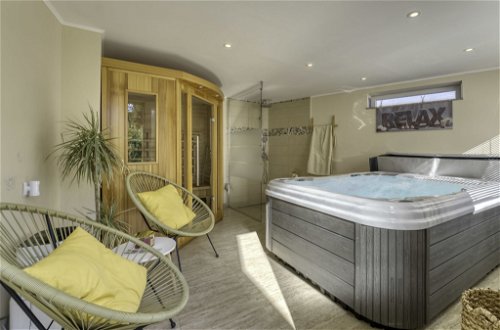 Foto 2 - Apartamento de 2 quartos em Klana com piscina privada e vistas do mar