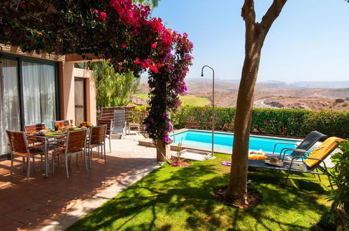 Photo 5 - 2 bedroom House in San Bartolomé de Tirajana with private pool and garden