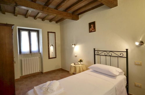 Foto 14 - Haus mit 4 Schlafzimmern in Cortona mit privater pool und garten