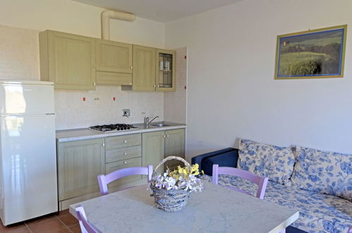 Photo 7 - 2 bedroom Apartment in Follonica with swimming pool and garden