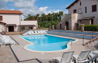 Foto 2 - Appartamento con 2 camere da letto a Follonica con piscina e vista mare