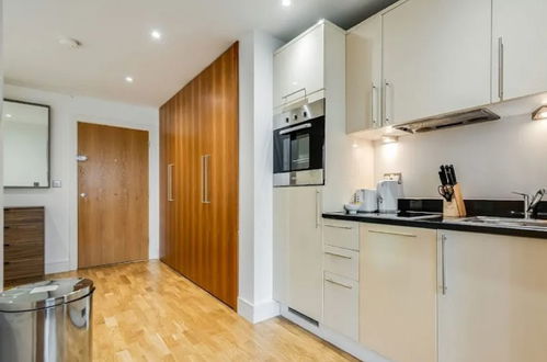 Foto 9 - Apartamento de 2 habitaciones en Londres