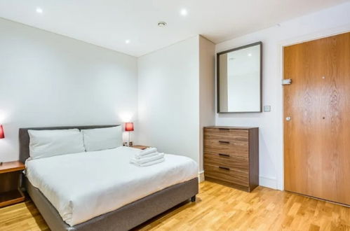 Foto 3 - Apartment mit 2 Schlafzimmern in London