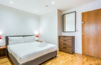 Foto 3 - Apartamento de 2 quartos em Londres