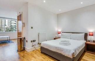 Foto 2 - Apartamento de 2 quartos em Londres