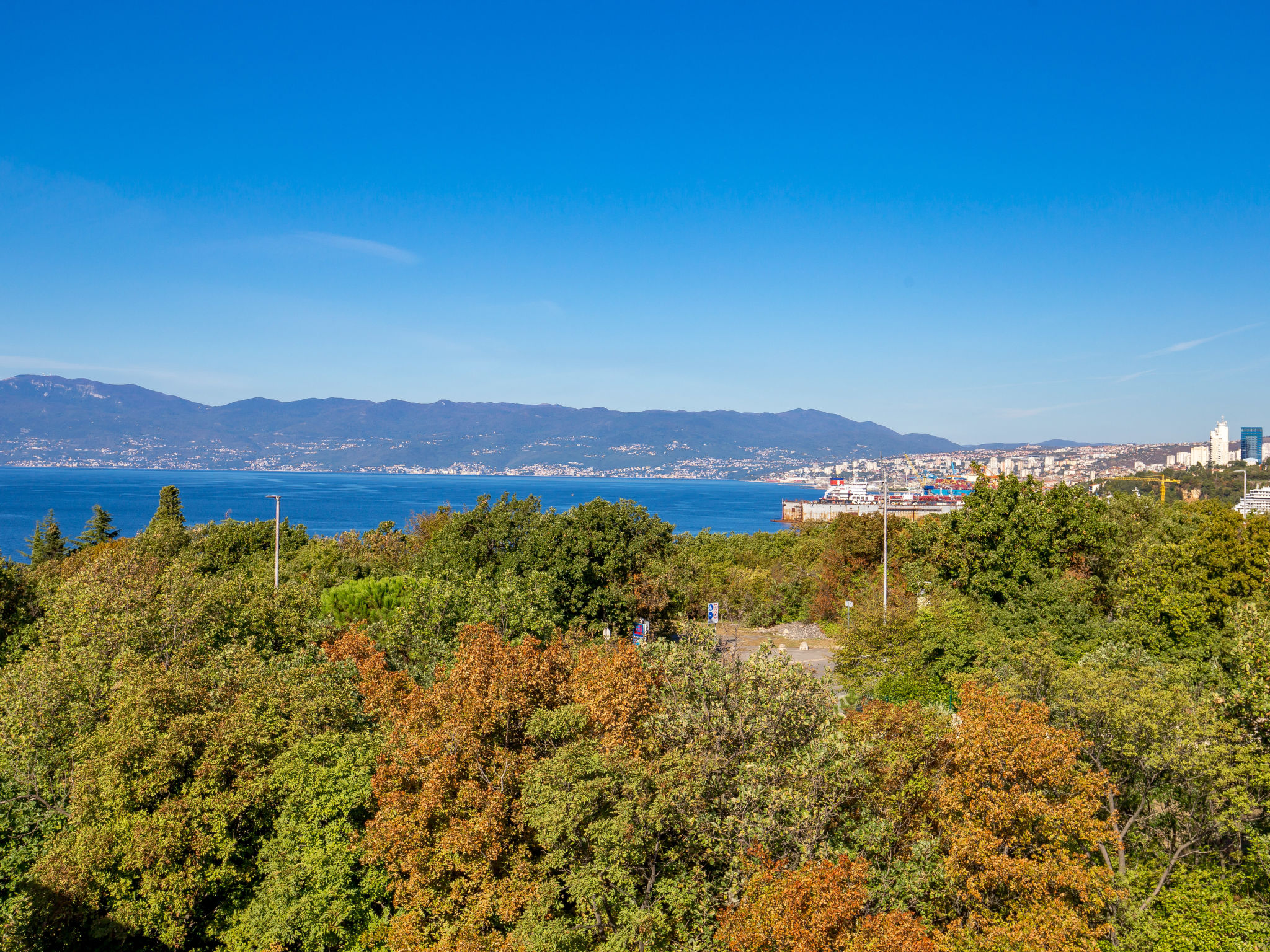 Foto 14 - Appartamento con 4 camere da letto a Kostrena con piscina privata e terrazza