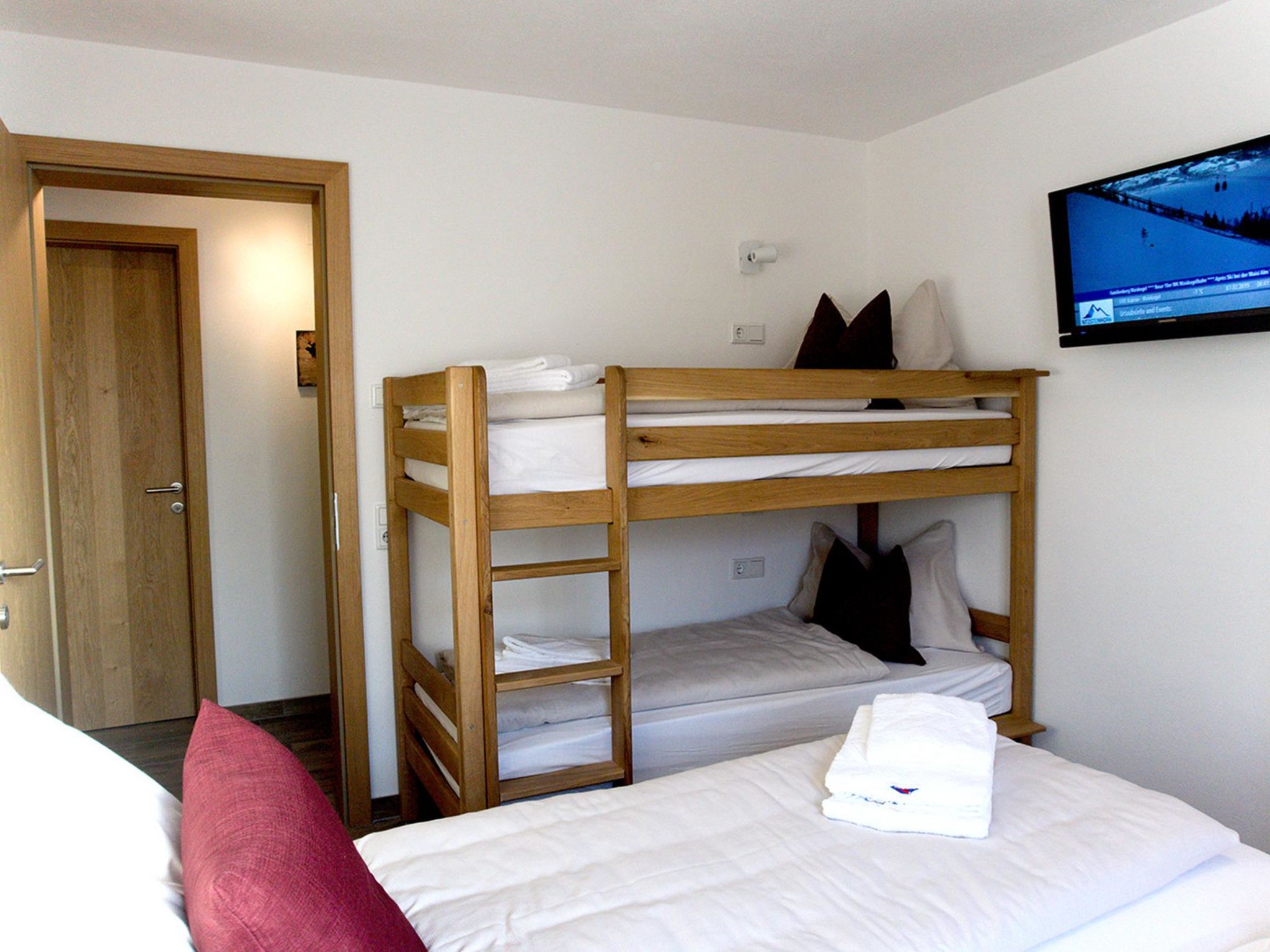 Foto 10 - Appartamento con 2 camere da letto a Piesendorf con sauna e vista sulle montagne