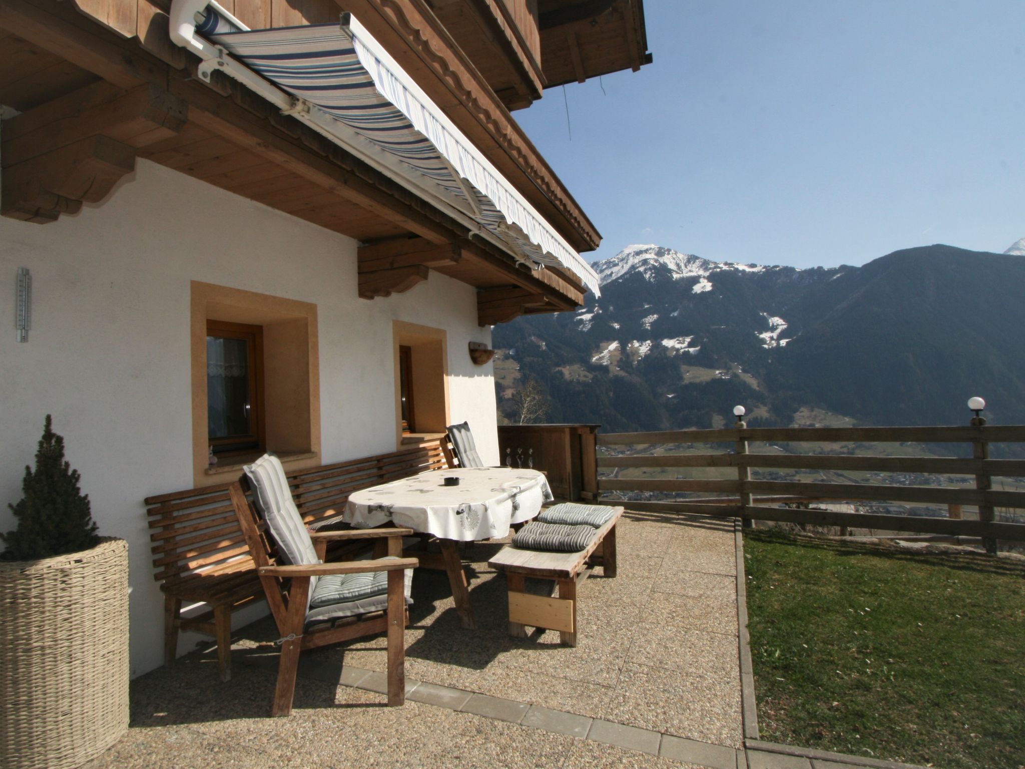 Foto 31 - Casa de 4 quartos em Hippach com terraço e vista para a montanha