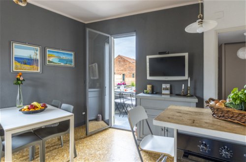 Foto 6 - Apartamento de 1 habitación en San Lorenzo al Mare con terraza y vistas al mar
