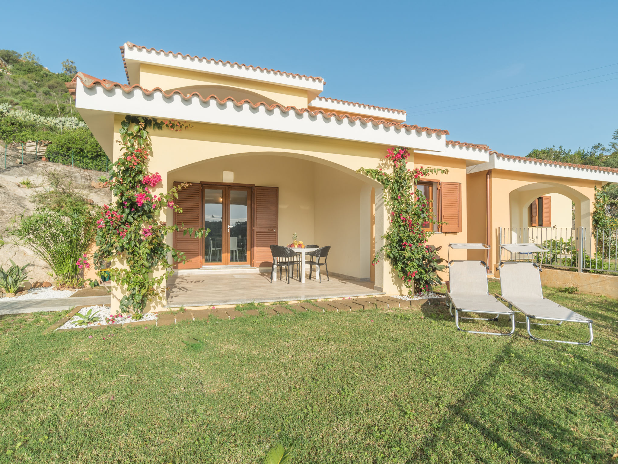 Photo 1 - Maison de 2 chambres à Muravera avec terrasse et vues à la mer