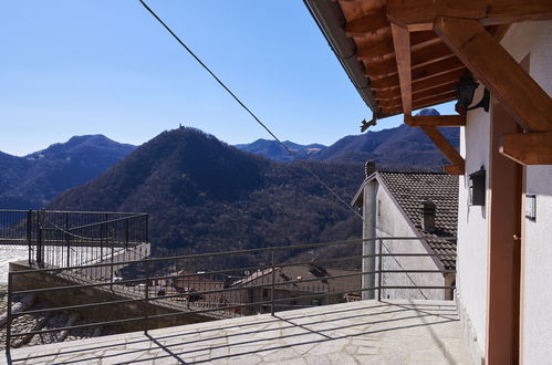 Photo 25 - Maison de 2 chambres à Centro Valle Intelvi avec jardin et vues sur la montagne