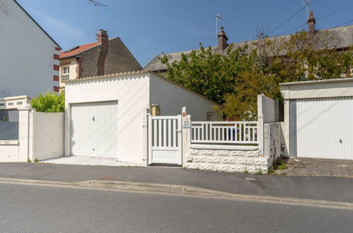 Foto 15 - Casa de 2 quartos em Dives-sur-Mer com jardim e terraço