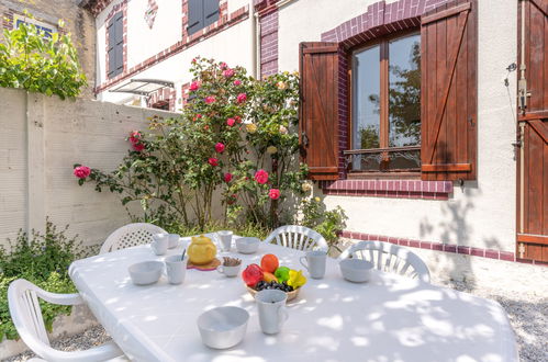 Foto 5 - Haus mit 2 Schlafzimmern in Dives-sur-Mer mit garten und blick aufs meer