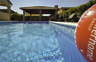 Photo 1 - Maison de 3 chambres à Biograd na Moru avec piscine privée et vues à la mer