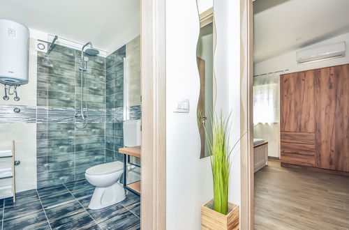 Foto 24 - Casa de 3 quartos em Biograd na Moru com piscina privada e terraço
