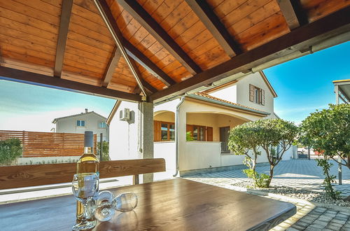 Foto 14 - Casa de 3 quartos em Biograd na Moru com piscina privada e terraço