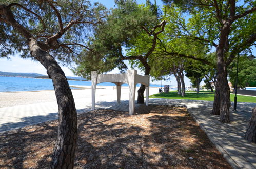 Photo 23 - Appartement de 3 chambres à Sveti Filip i Jakov avec jardin et vues à la mer