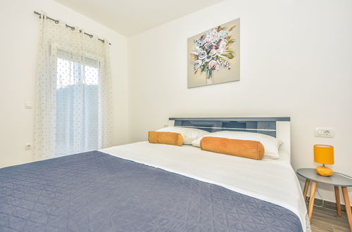 Foto 18 - Casa de 3 quartos em Biograd na Moru com piscina privada e terraço