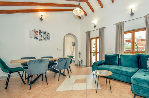 Foto 10 - Casa de 3 quartos em Biograd na Moru com piscina privada e terraço