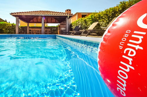Foto 15 - Casa de 3 quartos em Biograd na Moru com piscina privada e terraço