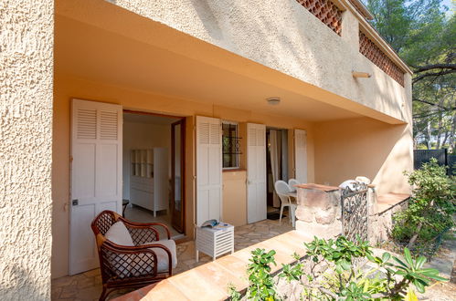 Foto 14 - Casa de 3 habitaciones en Roquebrune-sur-Argens con jardín y vistas al mar