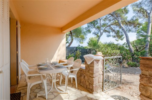 Foto 15 - Casa de 3 quartos em Roquebrune-sur-Argens com jardim e vistas do mar