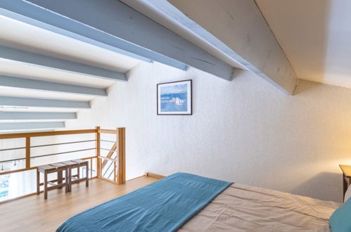 Foto 12 - Apartment mit 2 Schlafzimmern in Rayol-Canadel-sur-Mer mit schwimmbad und blick aufs meer