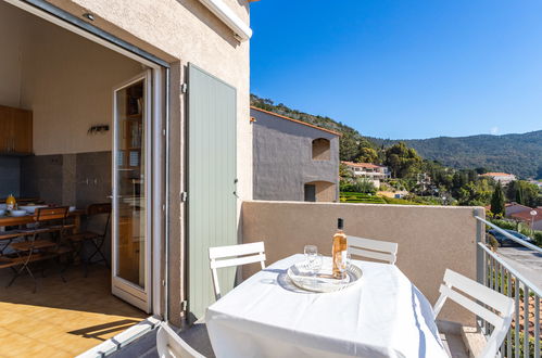 Photo 18 - Appartement de 2 chambres à Rayol-Canadel-sur-Mer avec piscine et vues à la mer